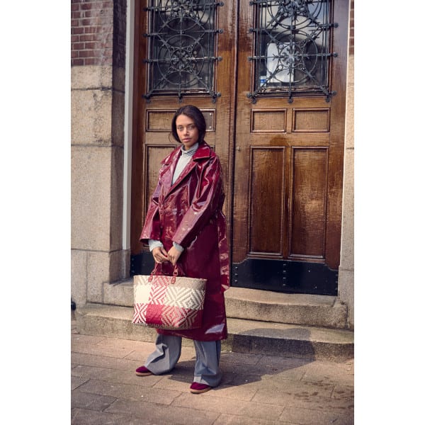 Handed By - Quinn, Shopper Size L - Farbe: burgundy red, liver with champagne – Bild 2